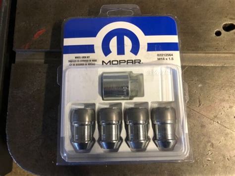 Jeep Grand Cherokee Locking Lug Nuts Wheel Locks Mopar Factory OEM