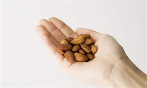 The Top 7 Health Benefits Of Almonds Serving Size Tips Ztec100