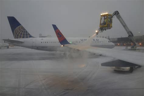 Hundreds Stranded In Mexico After Airline Cancels Flights We Do Not