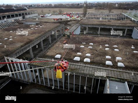 Zagreb Croacia Ejercicio De Las Fuerzas De Protecci N