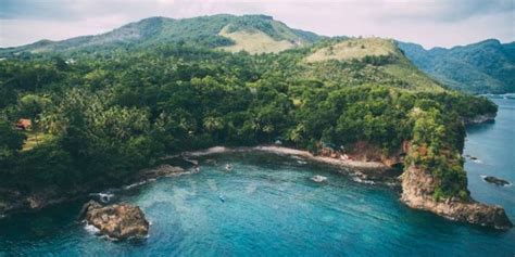 10 Wisata Pantai Di Ambon Yang Paling Hits Pesisir