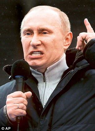 England Football Captain Casey Stoney Comes Out As Gay Daily Mail Online