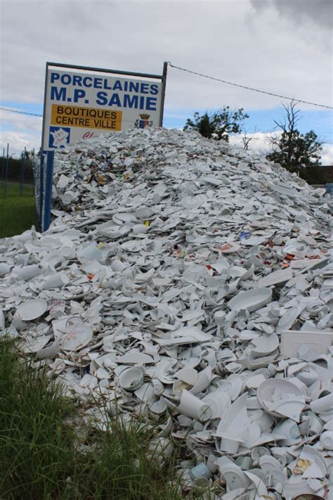 Une Montagne De Porcelaine En Haute Vienne Cest Saint Yrieix La