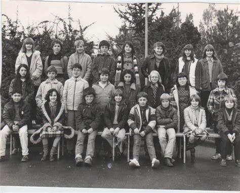 Photo De Classe 6eme De 1981 Collège Youri Gagarine Copains Davant