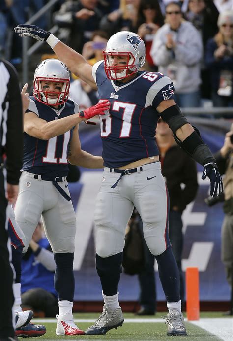 Guregian: Rob Gronkowski, Julian Edelman a boon to Jimmy Garoppolo