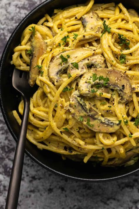 This Super Easy Vegan Carbonara Is Rich And Creamy And Ready In Less