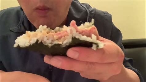 Asmr Eating Spam Rice Ball スパムむすび Youtube