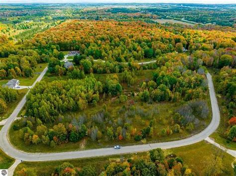 2 5 Acres Of Residential Land For Sale In Cadillac Michigan Landsearch