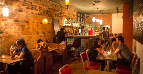 10 Bars Where You Can Bring Your Own Food In Toronto