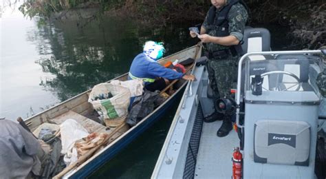 Pescadores Surpreendidos Utilizando Petrechos Proibidos No Rio Grande