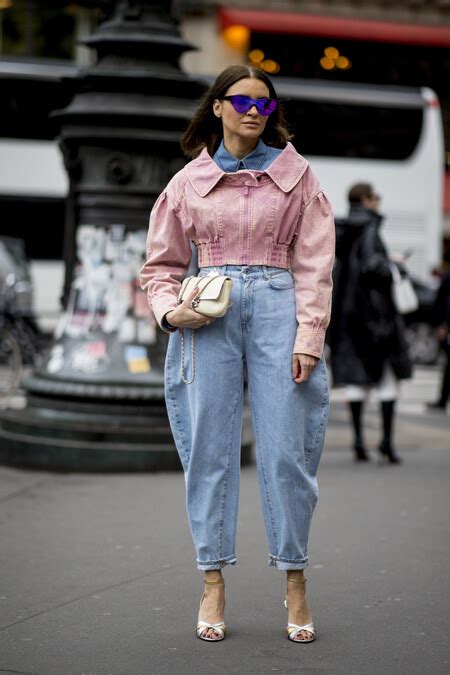 Guía para combinar los vaqueros mom jeans y diferentes ideas para