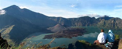 Trekking Mount Rinjani Package 4 Days 3 Nights Via Sembalun