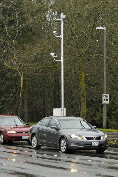 Red-light camera fines in Bellevue start Wednesday | Bellevue Reporter