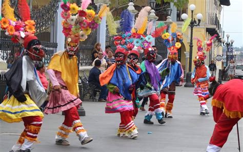 Santiagueros Invaden Con Sus Bailes El Parque De Mayo El Sol De