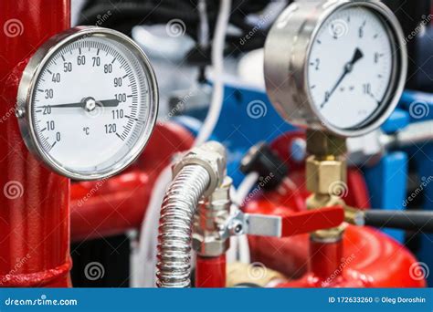 Pressure Manometer For Measuring Installed In Water Or Gas Systems