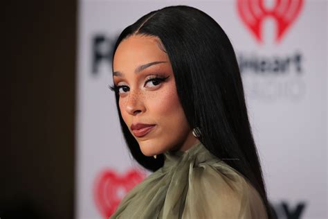 Doja Cat Shows Off Her Tits at the 2021 iHeartRadio இச வரதகள 63