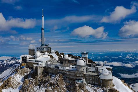 Pic du Midi de Bigorre un belvédère sur la chaîne des Pyrénées