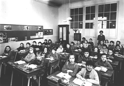 Photo de classe Ce2 de 1967 école Jules Ferry Copains d avant