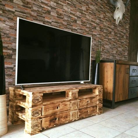 3 EPAL Pallet TV Stand