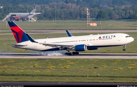 N Dz Delta Air Lines Boeing Er Wl Photo By Marco Materlik