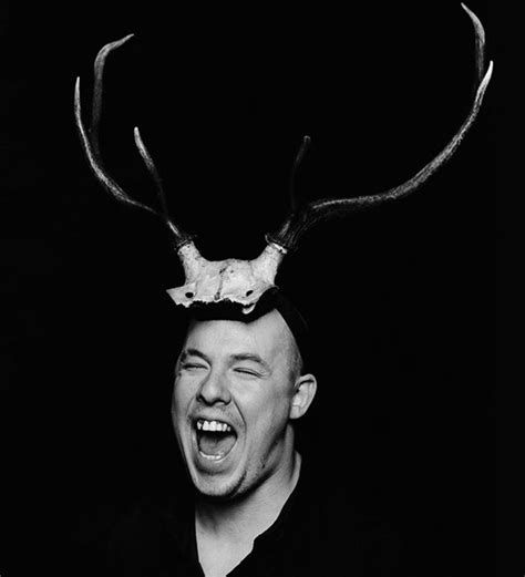 Нажмите и перетащите | Alexander mcqueen, Mcqueen