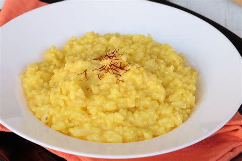 Risotto Alla Milanese Ricetta Originale Tradizionale Risotto Giallo