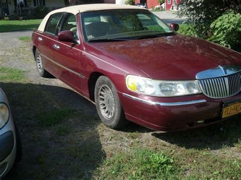 Buy Used 1998 Lincoln Town Car Cartier Sedan 4 Door 4 6L In Adams New