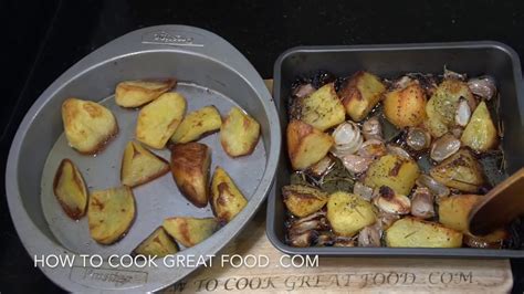 How To Roast Potatoes Easy Roast Potatoes Crispy Oven Potatoes Youtube