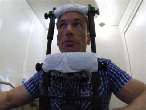 Você sabe como funciona a cura gay Mega Curioso