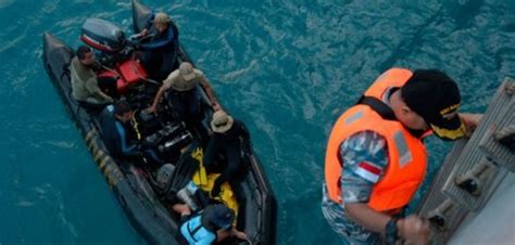 Detectan En El Mar Sonidos Procedentes De Las Cajas Negras Del Avión De