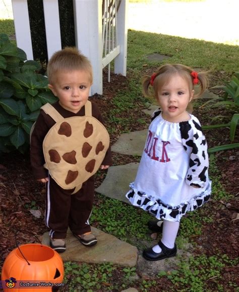 20 Totally Cute Twin Halloween Costumes - Morgan Boulevard