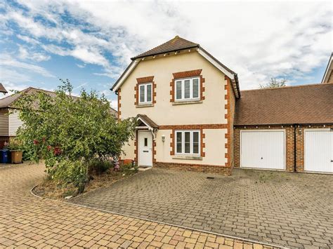 3 Bed Link Detached House For Sale In School Lane Lower Halstow