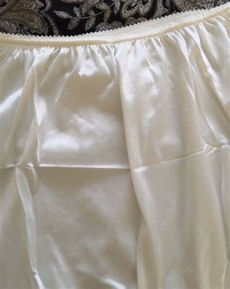 Vintage Bali Shiny Ivory Half Slip Lingerie Size Me Gem