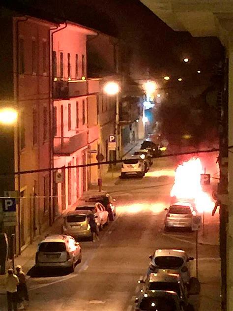 Incendio Auto Divorata Dalla Fiamme Notte Di Paura A Montecatini