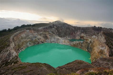 Premium Photo | Kelimutu volcano flores indonesia