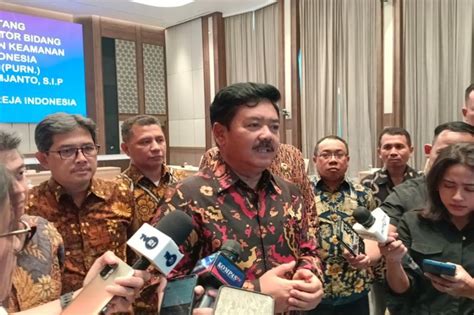 Menko Polhukam Optimistis Pilot Susi Air Yang Disandera KKB Segera Bebas