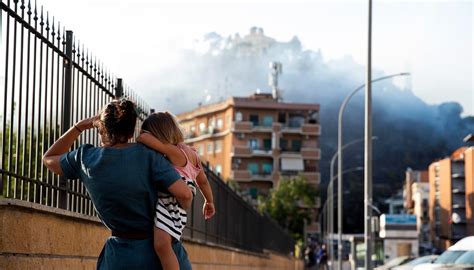 Incendio A Monte Mario A Roma La Paura Dei Residenti Per Le Fiamme