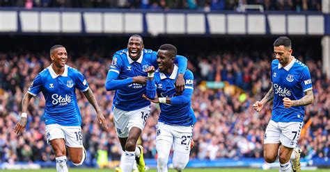 Everton 2 0 Nottingham Forest Match Report And Instant Reaction Huge Win At Goodison Royal