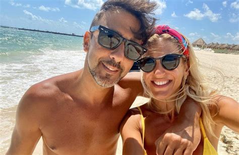 Con Una Foto Hot En La Playa Maca Rinaldi Le Dedicó Un Romántico Posteo A Fede Hoppe