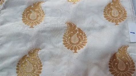 44 45 White Katan Silk Fabric At Rs 300meter In Varanasi Id