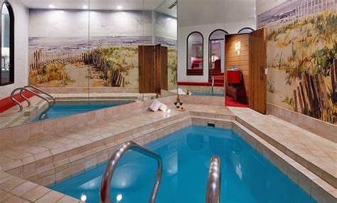 Pocono Palace Resort - All Inclusive in - East Stroudsburg, PA | Groupon Getaways