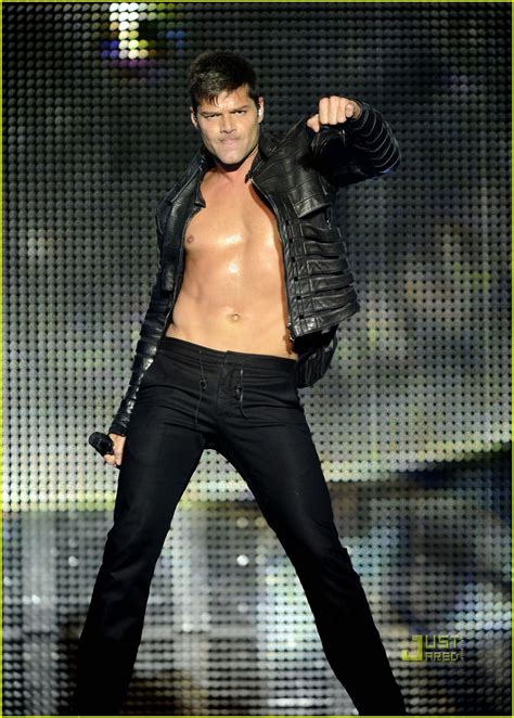 Ricky Martin Bares Chest At Concert Photo 2559718 Ricky Martin