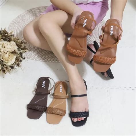 RUDU HOT Korean Fashion Flat Sandals For Women HighQuality Sandal