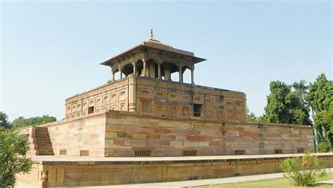 18 Famous Historical Monuments Of India Built By Mughal Emperors