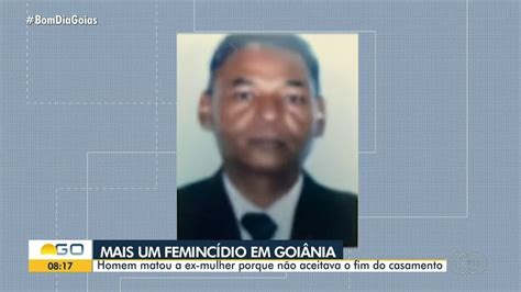 Vídeo Homem é preso suspeito de matar a ex mulher a facadas em