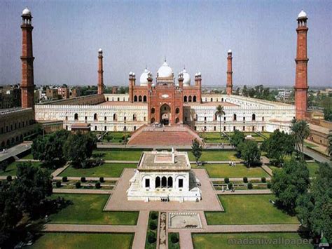 Top 10 Mosques in Pakistan