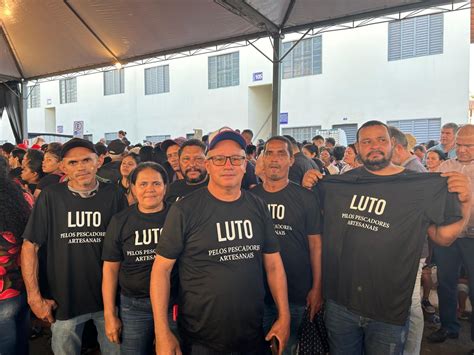 Manifestantes Do MST E Pescadores Protestam Durante Visita De Lula A MT