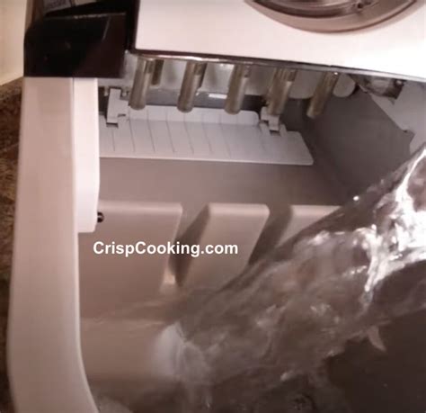 How To Clean A Frigidaire Ice Maker Simple Steps With Pictures