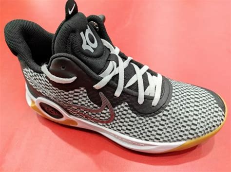 Best Basketball Shoes For Dusty Courts Reviewed