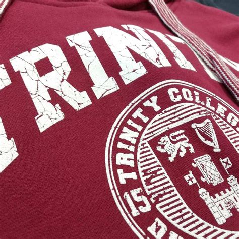 Trinity College Dublin Crest Hoody Burgundy And White